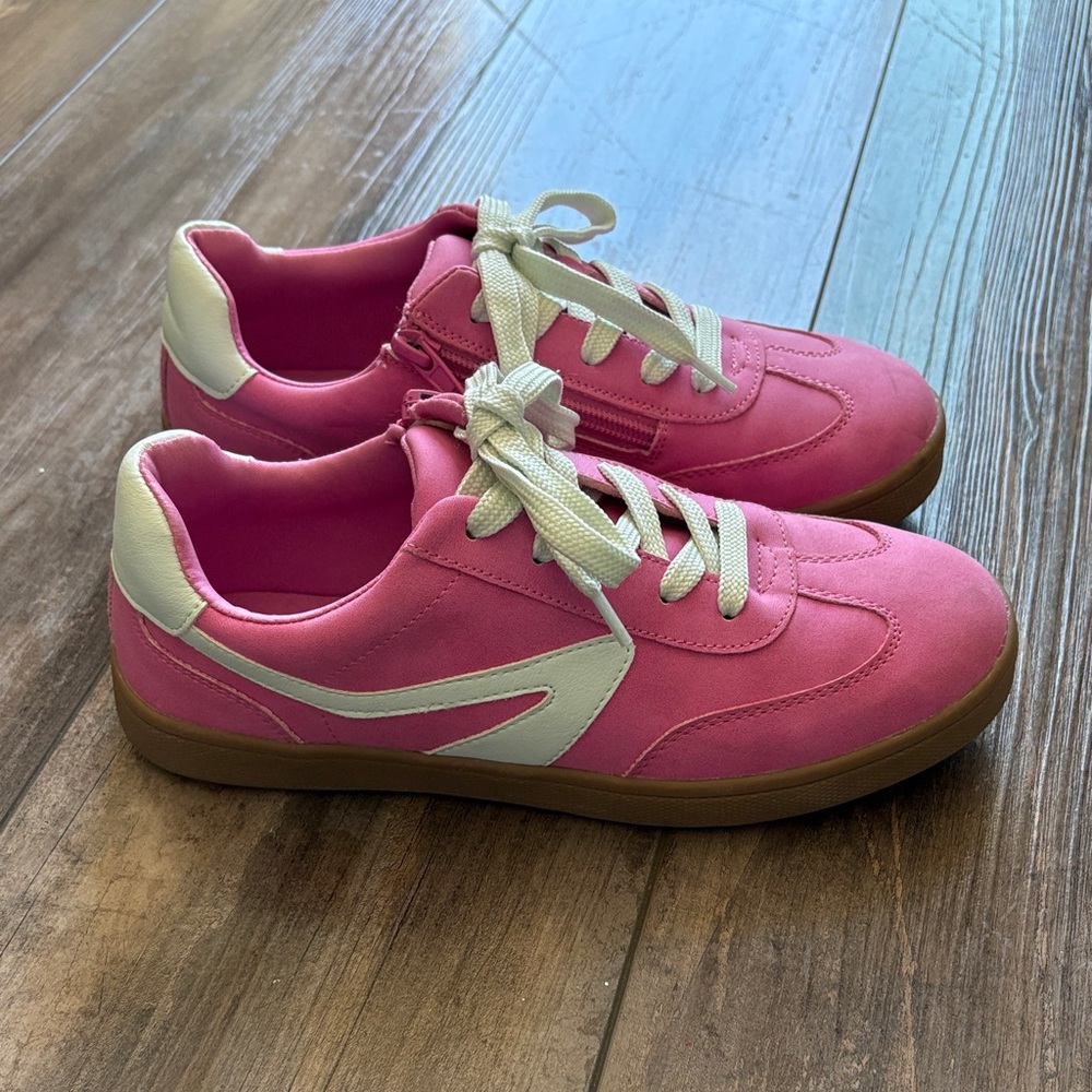 Dolce Vita Sneakers